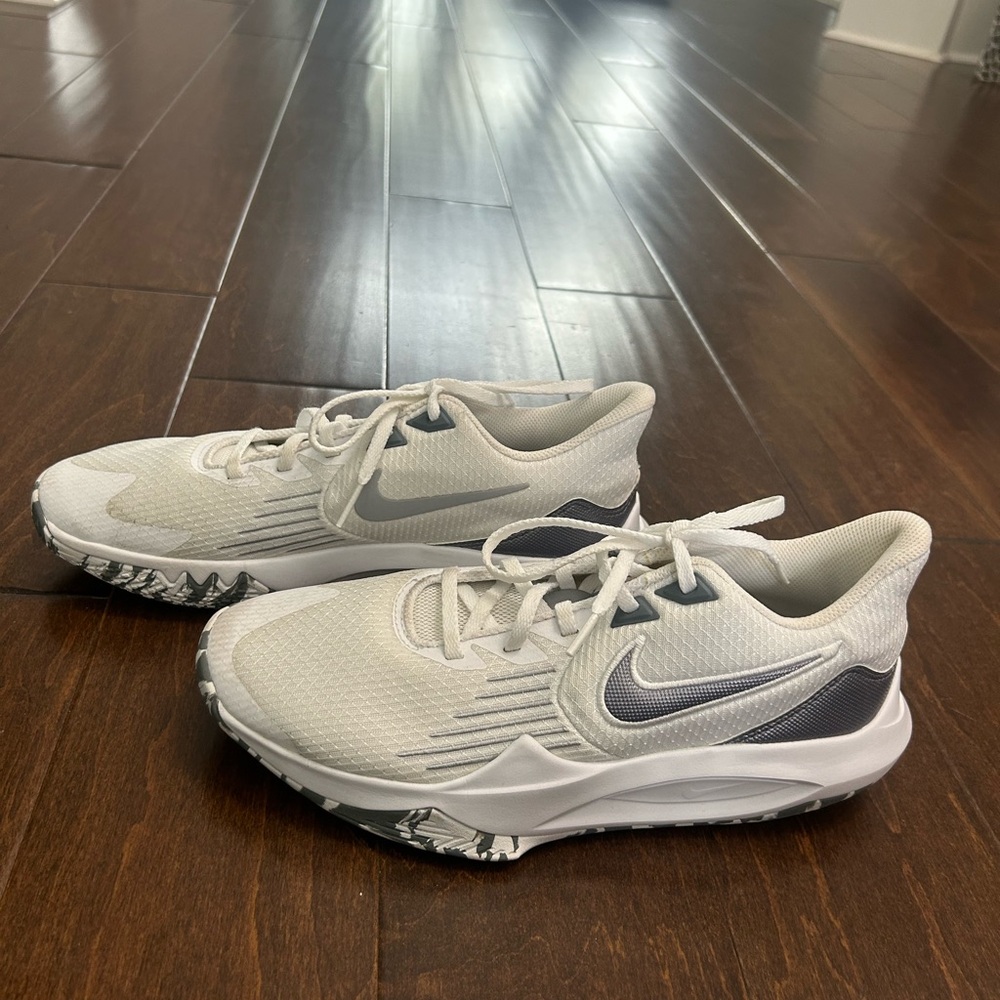 Nike tennis shoes
